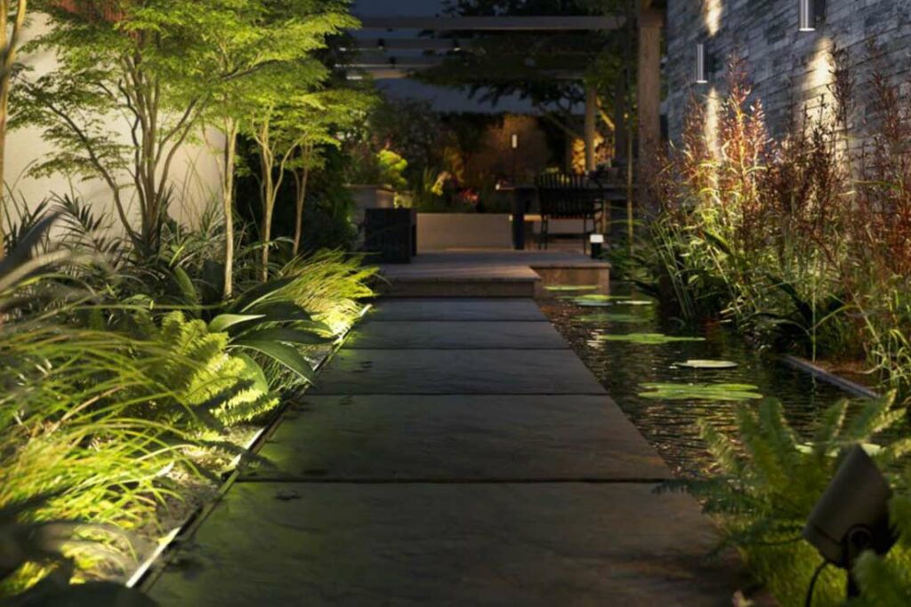 Come scegliere i sistemi di illuminazione per giardini